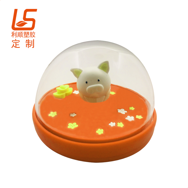 定制生產(chǎn)高質(zhì)量硅膠禮品應(yīng)該注意的問題